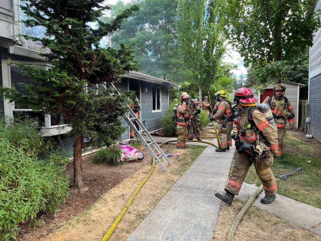 fireworks_illegal_briarwood_apartments_frontyard