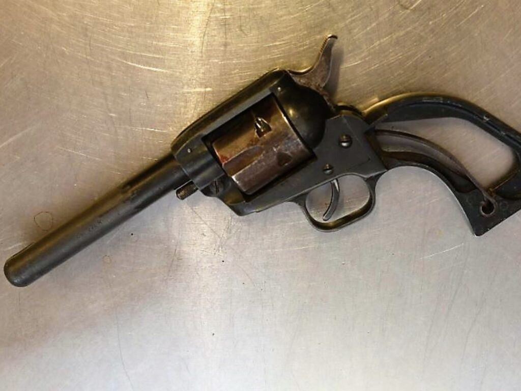 gun used in convenience store robbery