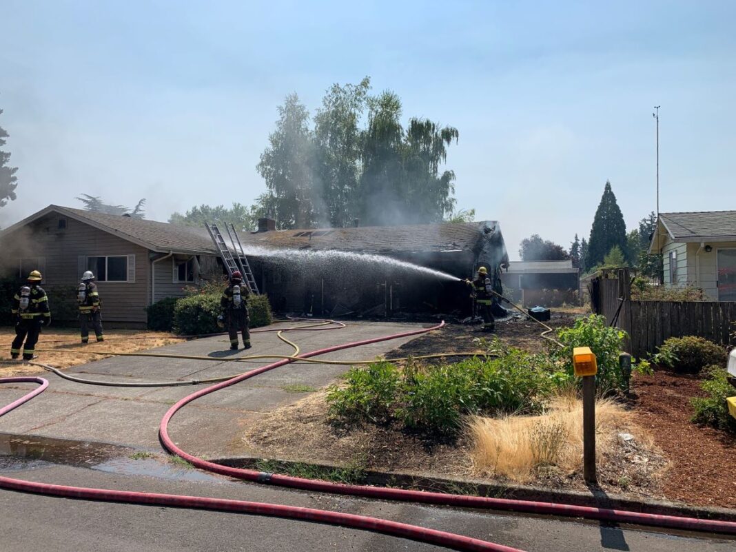 hillsboro fire displaces 2 residents_1