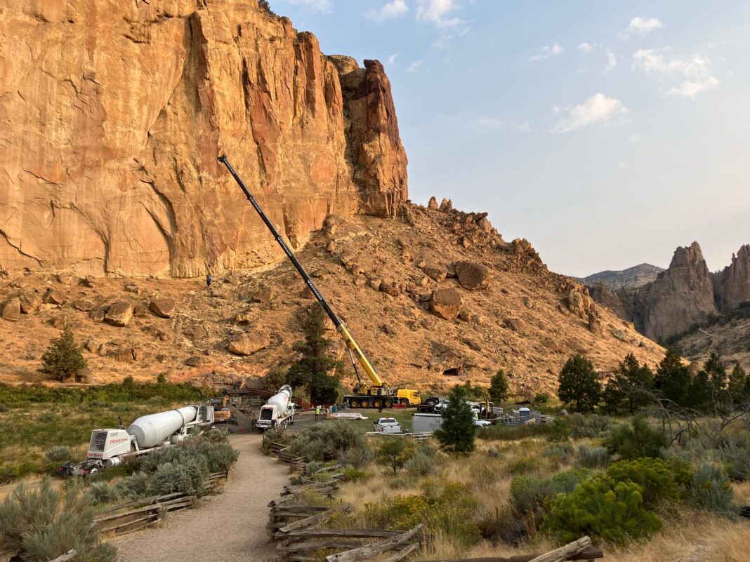 smith rock state park bridge pedestrain remains closed contruction delay